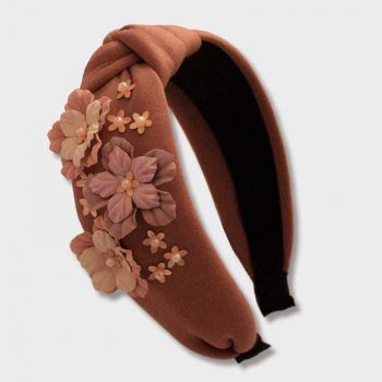 Diadema Flores Camel Invitada