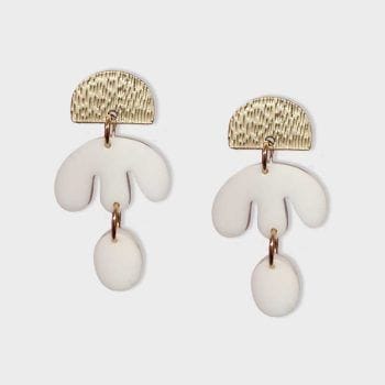 Pendientes blancos