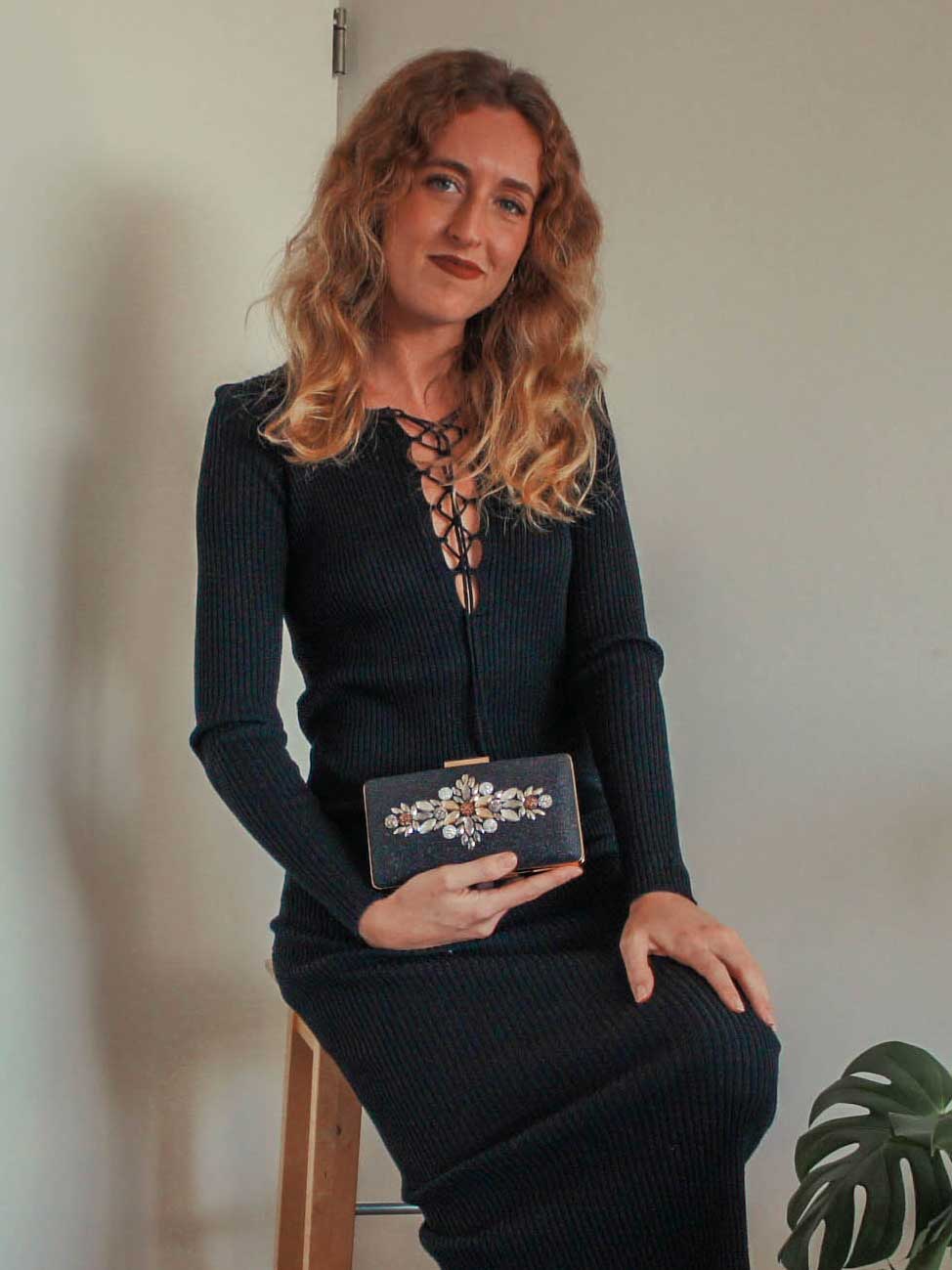 clienta-bolso-joya-look-invitada-lara-garabatea-13
