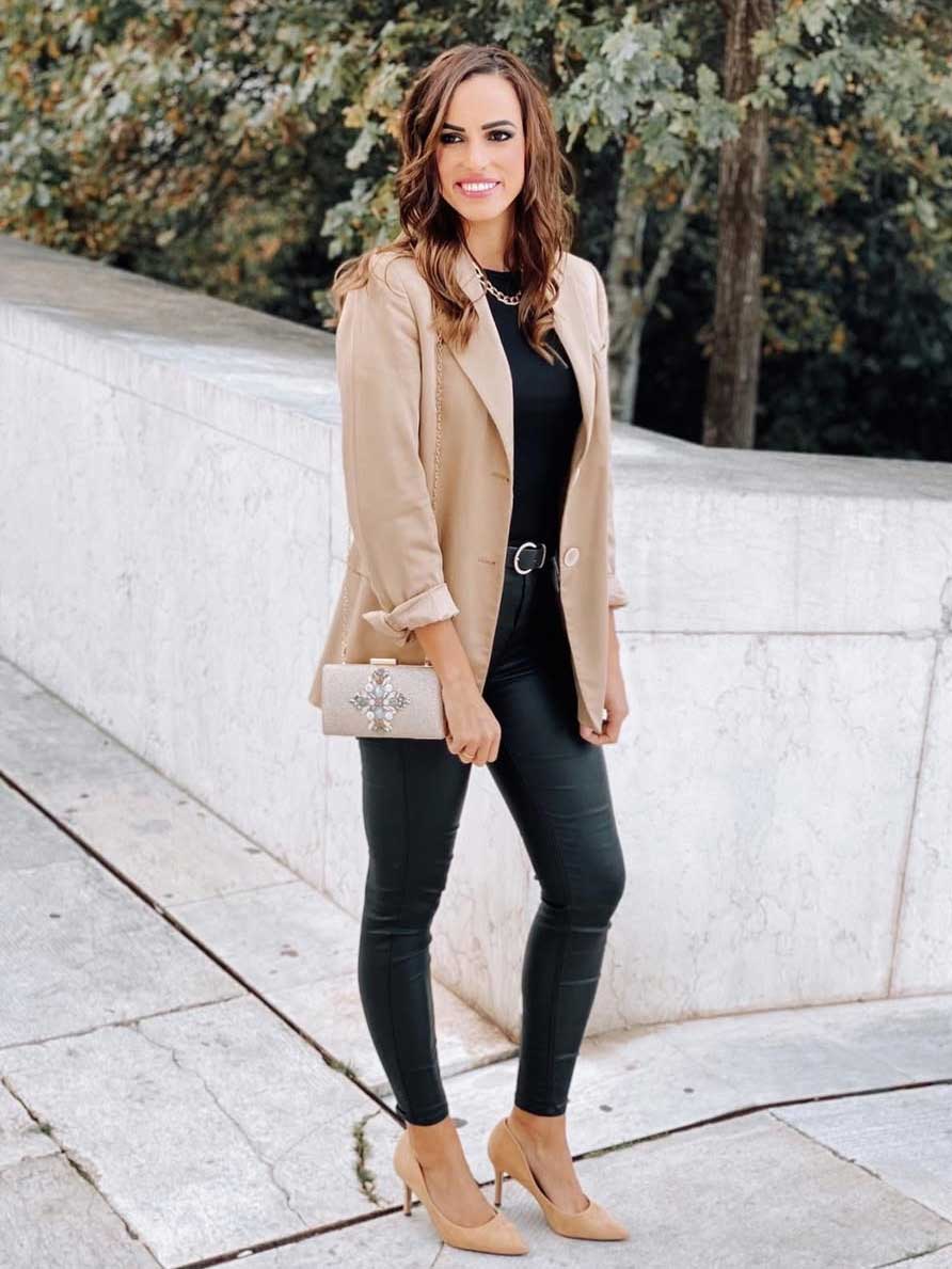 clienta-bolso-joya-look-invitada-lara-garabatea-7